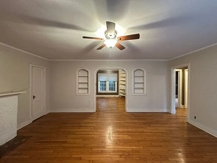 2 bed, 1.0 bath, 1170 sqft, $1,050 — Photo 4