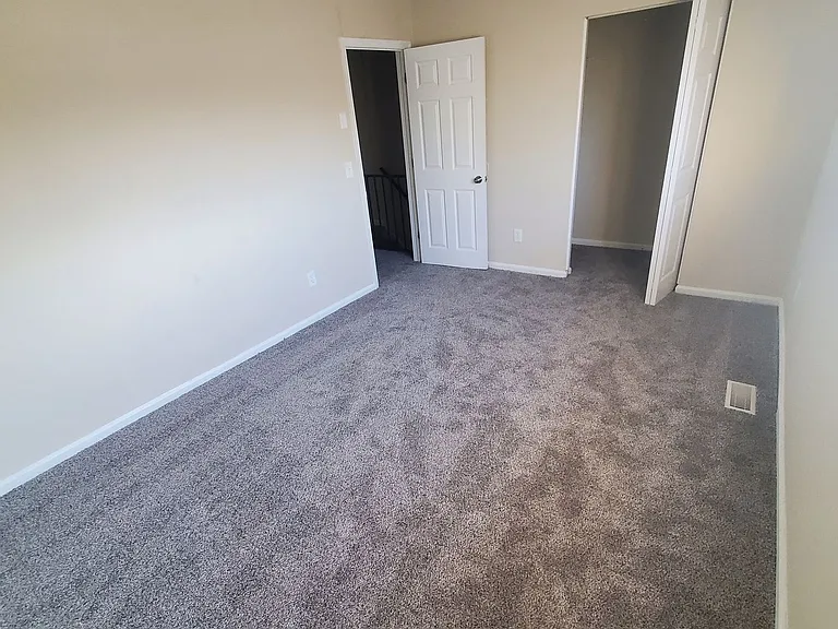 Saratoga Apartments - STA — Photo 60