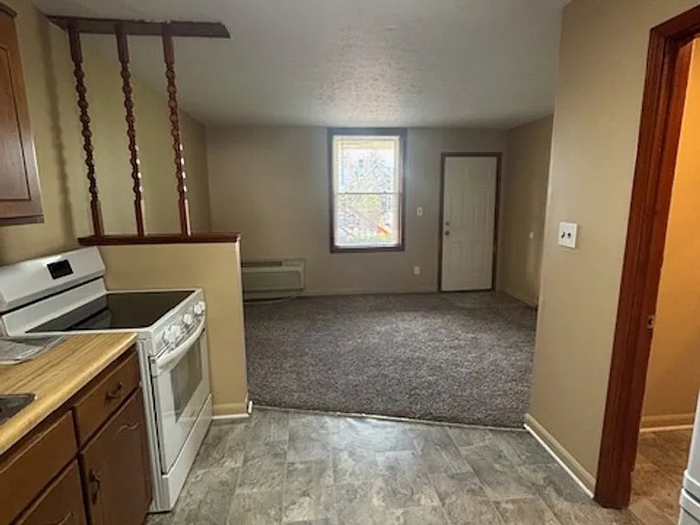 413 S Main St — Photo 7