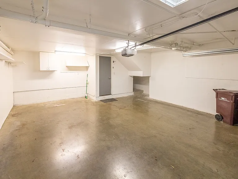 996 Silverado Ct — Photo 22