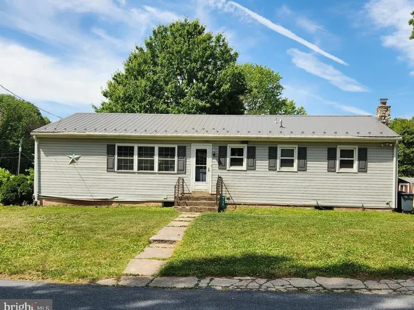 108 Mountain Trail Rd, Newmanstown, PA 17073