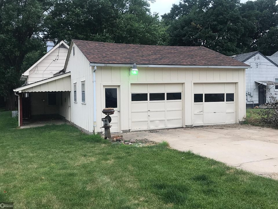 2nd image of 804 Hazel St