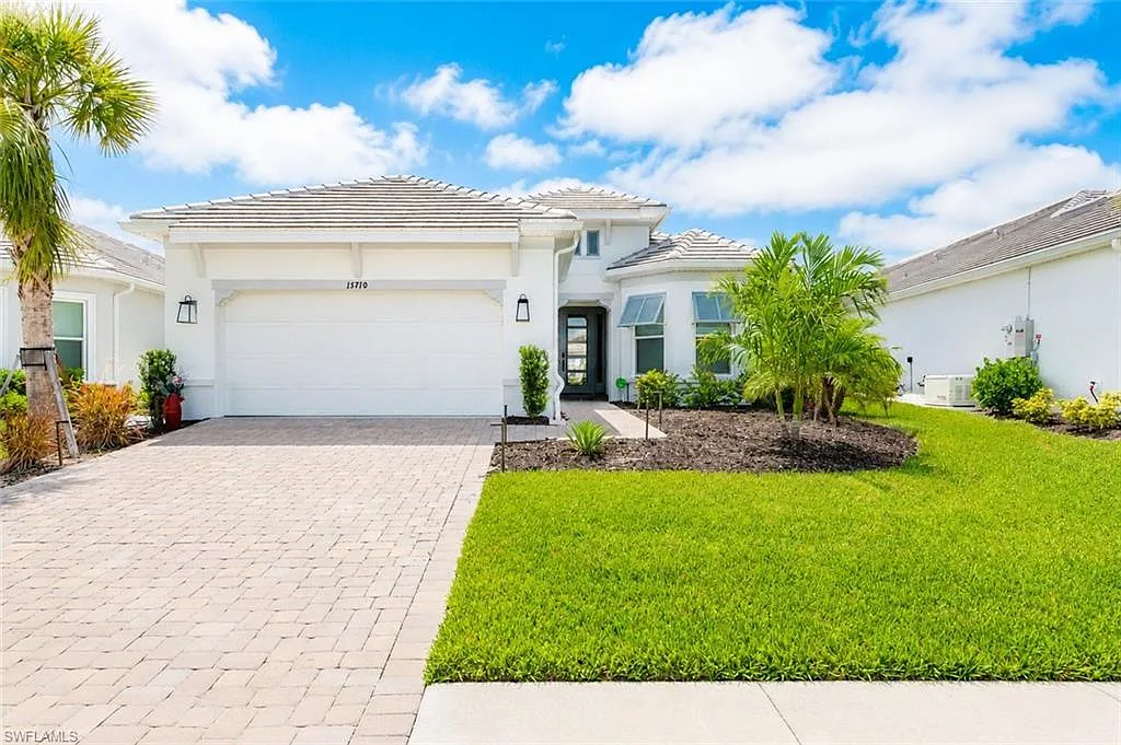 3 bed, 3.0 bath, 2550 sqft, $15,000 — Photo 2