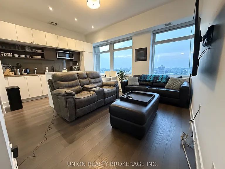 111 Saint Clair Ave W #1527 — Photo 6