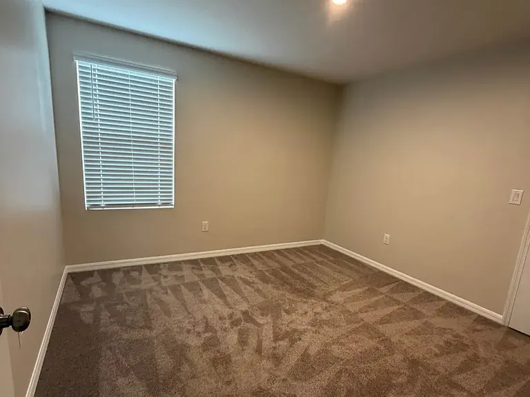564 Meadow Bend Dr — Photo 11
