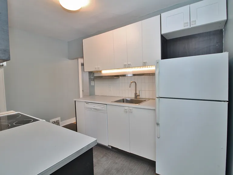 52 Pinehurst Ave #1 — Photo 9