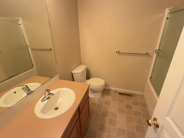 20077 Beth Ave — Photo 6