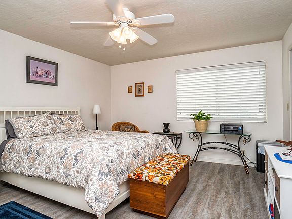 5th image of 4226 E Crescent Ave