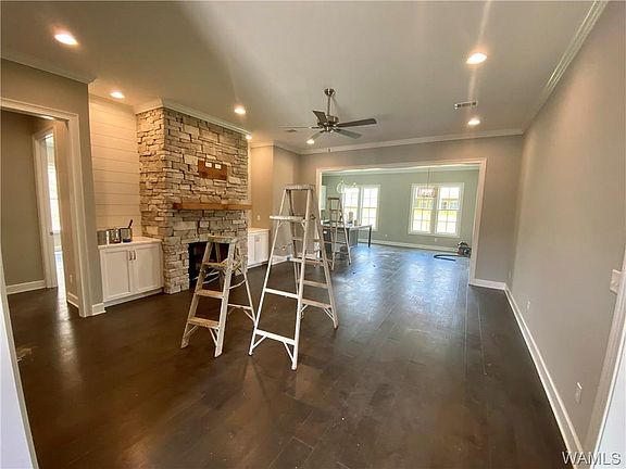 4th image of 860 Arundell St #623