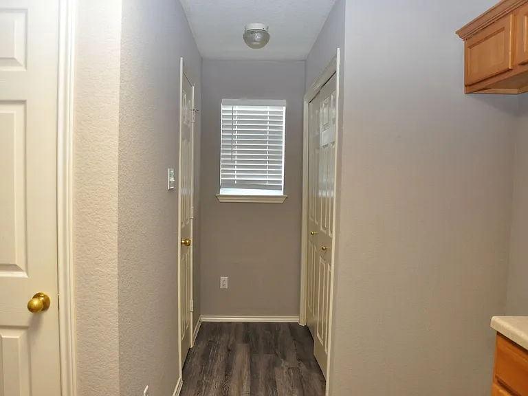 1328 Davis Mountain Loop — Photo 9