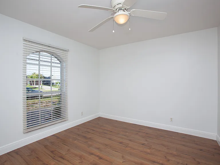 2507 Embers Pkwy W — Photo 5