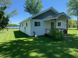996 Lakeview Dr, Brooklyn, MI 49230