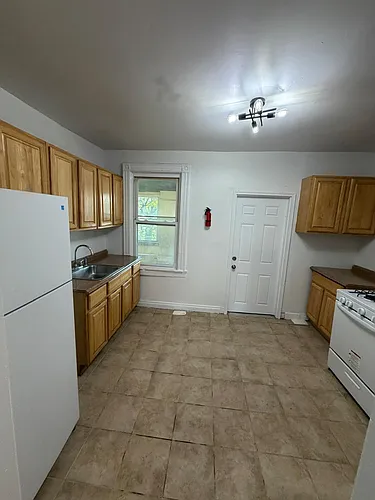 9 Ellington St Photo 1