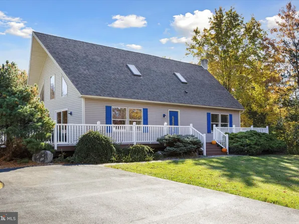 2943 Upper Ridge Rd, Pennsburg, PA 18073
