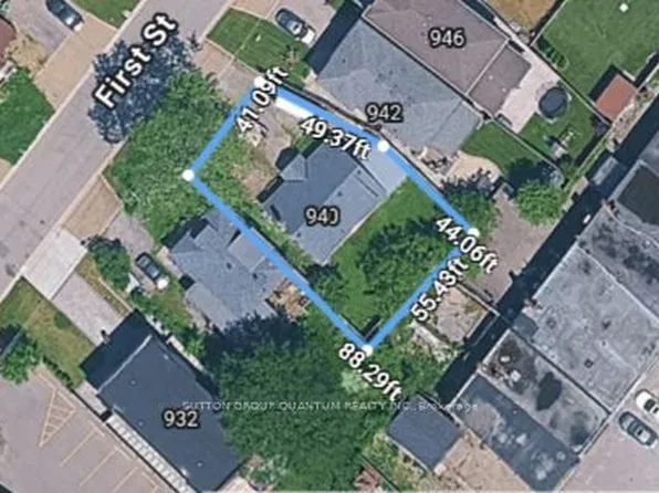 940 1st St, Mississauga, ON L5E 1A8