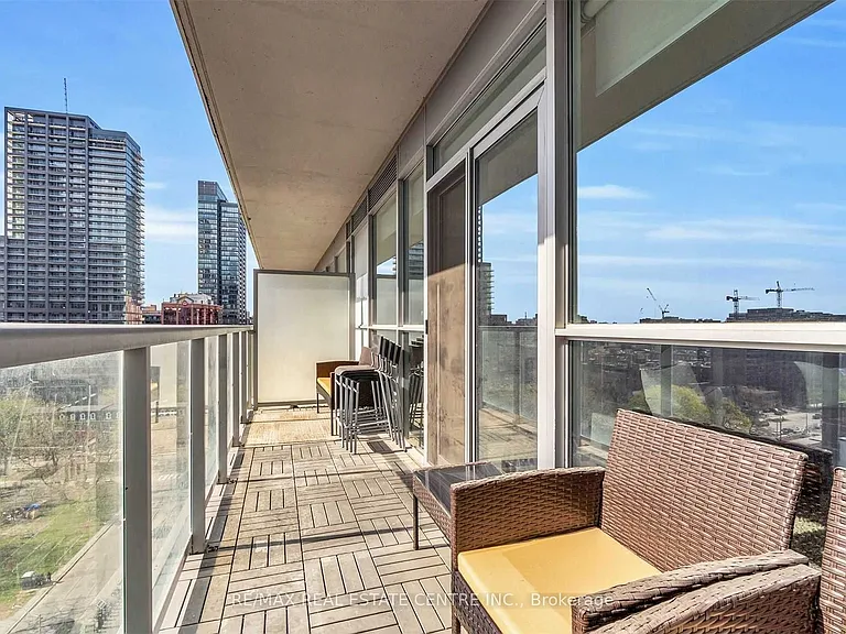352 Front St W #1413 — Photo 20
