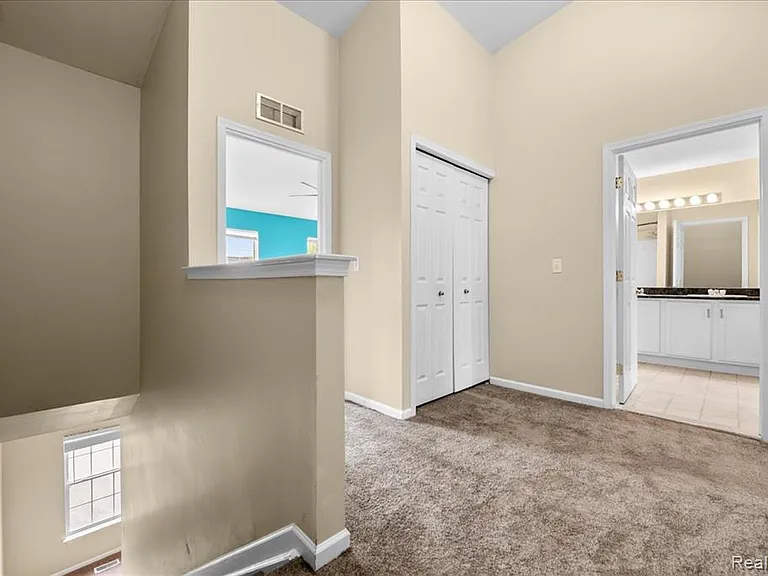 22684 Goddard Rd — Photo 11