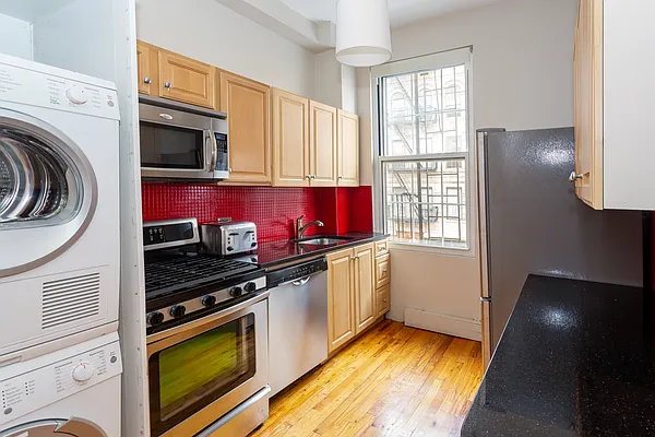 Rented by Compass | media 7