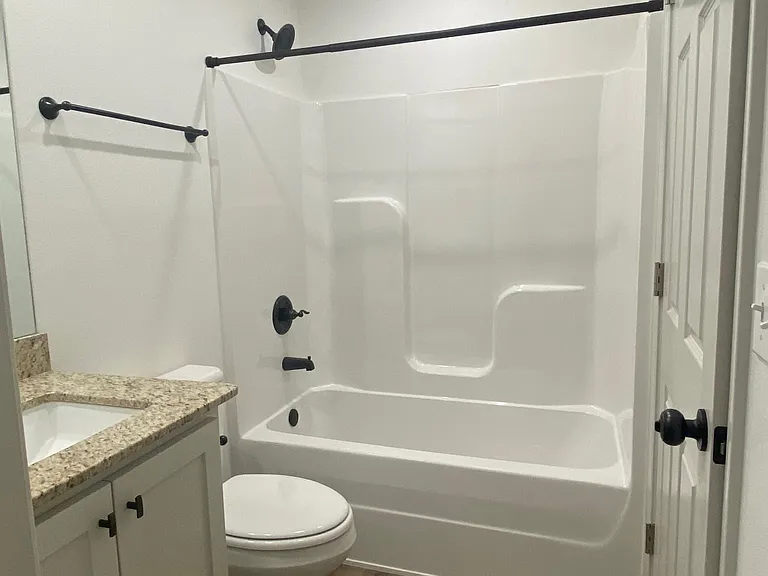 416 E G St #B — Photo 8