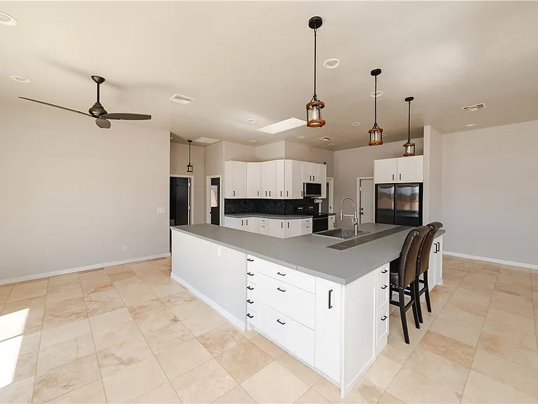 10563 N Garrett Dr — Photo 12