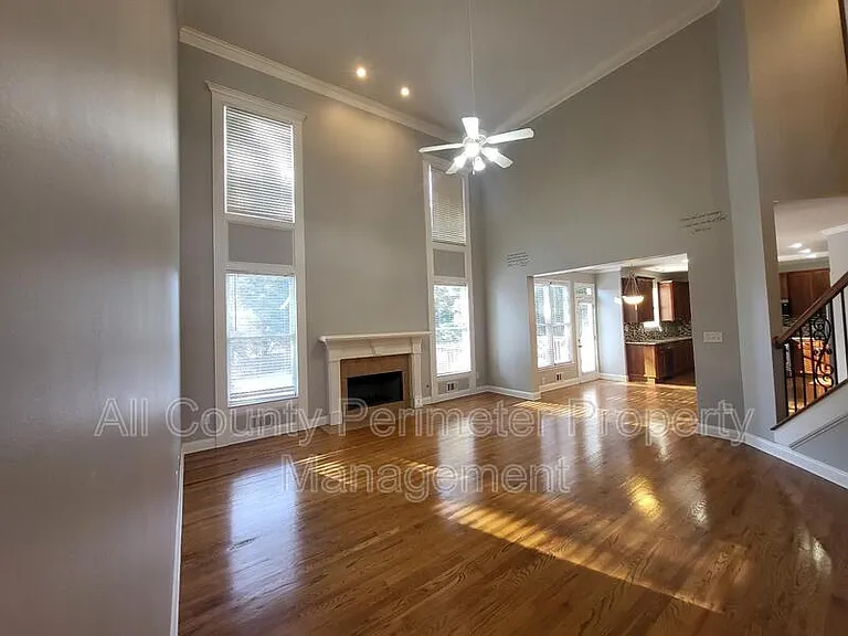 1328 Whisperwood Ln — Photo 5