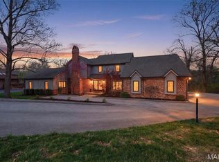824 Bluespring Ln, Saint Louis, MO
