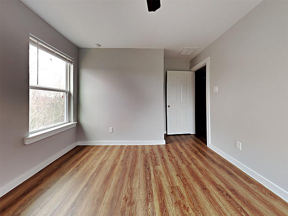 5th image of 8639 Sunderland Rd