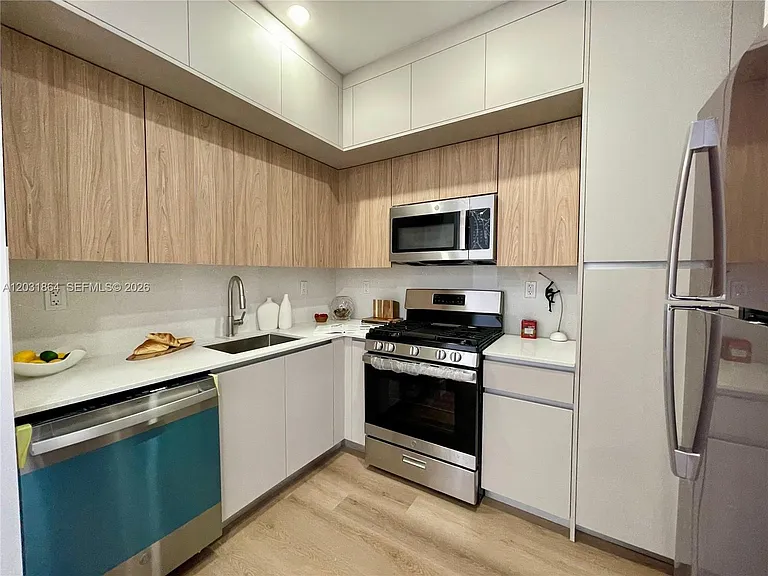 1619 Jefferson Ave #107 — Photo 3