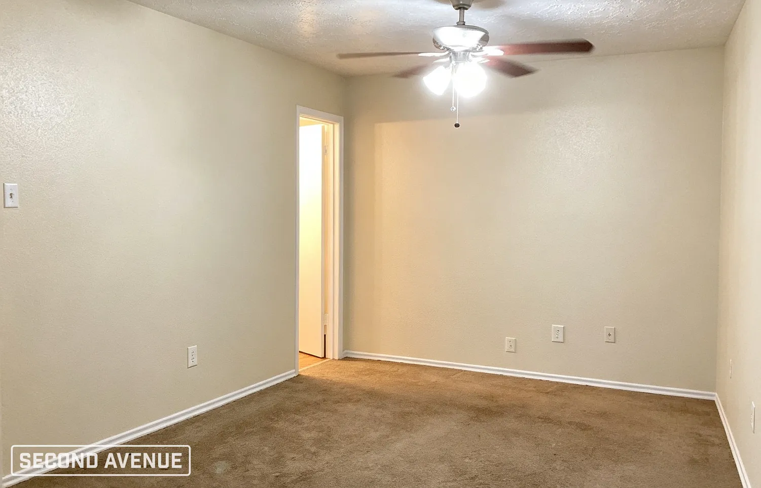 3 bed, 3.0 bath, 2008 sqft, $1,895 — Photo 4