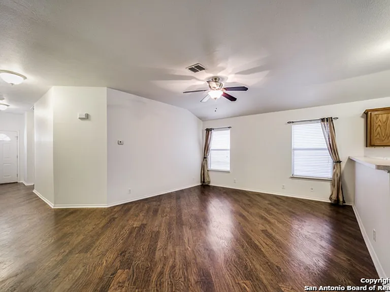 5538 Painter Grn — Photo 2