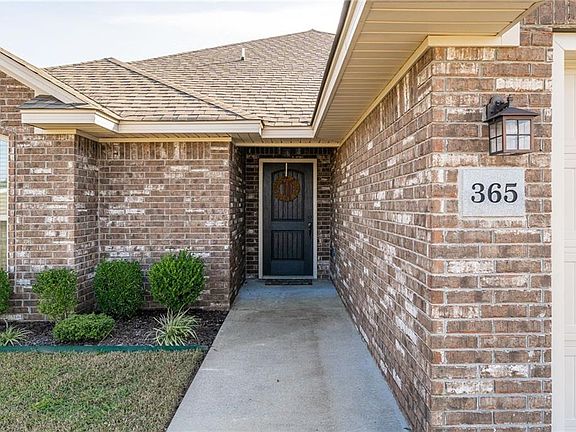 2nd image of 365 Topaz Way