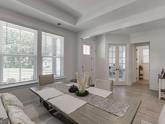 5th image of 2570 Bertrand Way