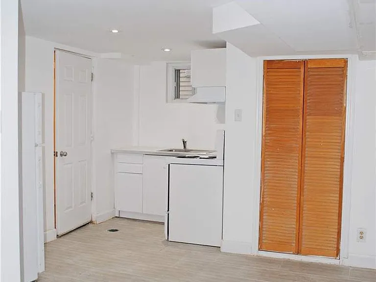 42 Saint Dunstan Dr #BASEMENT — Photo 4