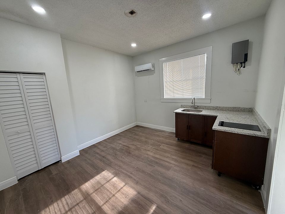 1st image of 2219 Durham St #3