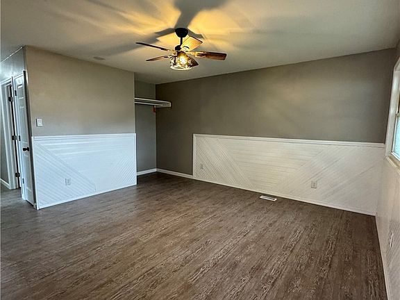 3rd image of 961 Foster Ave