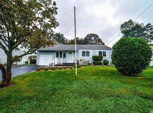357 Oakwood Ave, West Islip, NY 11795