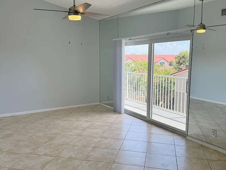 2351 NE 14th Street Cswy #537 — Photo 7