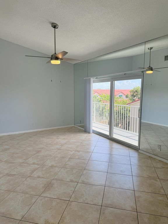2351 NE 14th Street Cswy APT 537, photo 7
