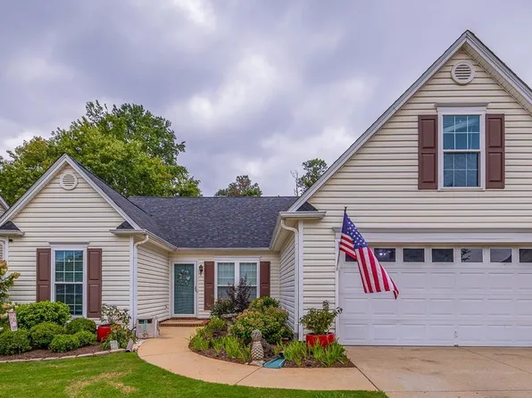 203 Crown Empire Ct, Simpsonville, SC 29681