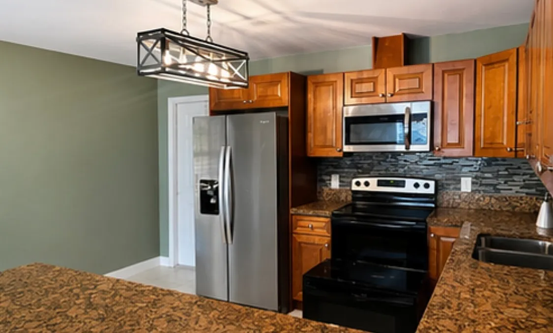 3 bed, 1260 sqft, $3,200 — Photo 2