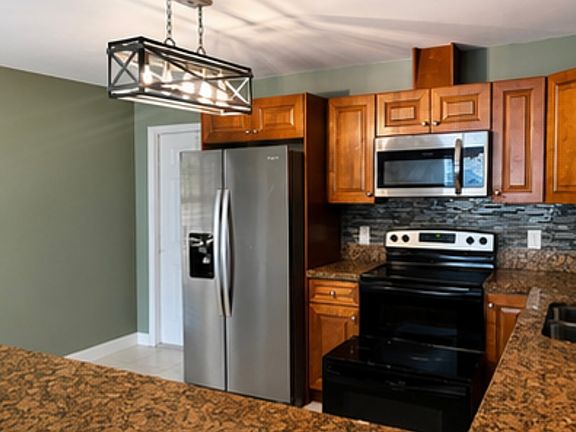2nd image of 712 NE 3rd Ave