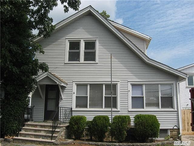 1st image of 109 E Mineola Ave
