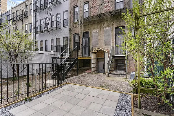 Rented by Ivey North LLC | media 9