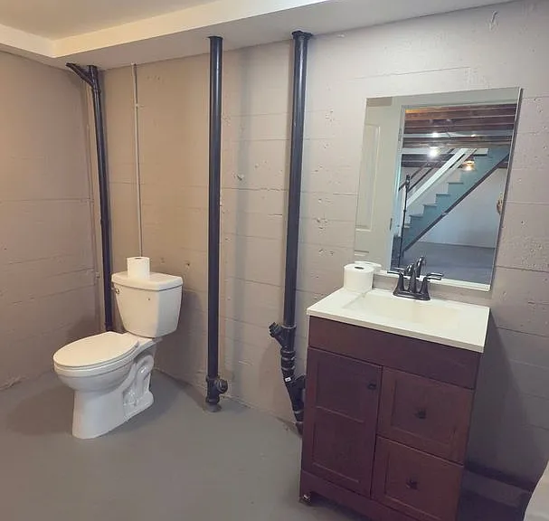 627 W Marine Dr — Photo 30