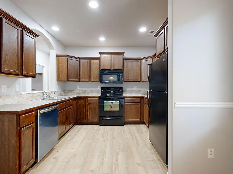 1143 SW Carver St — Photo 17