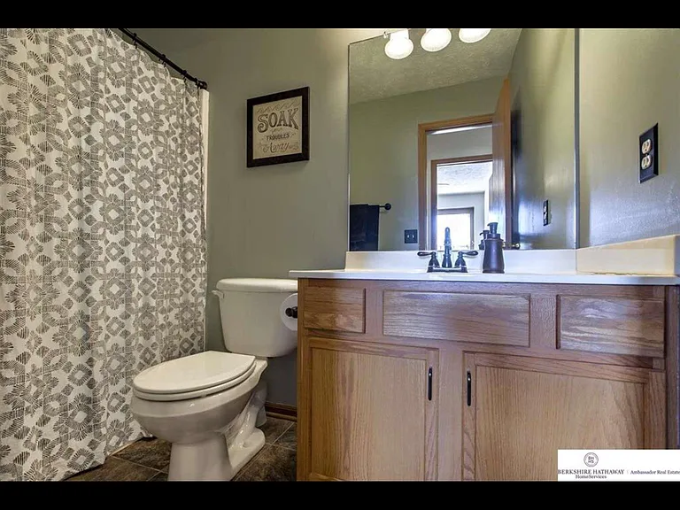 16708 Erskine St — Photo 11