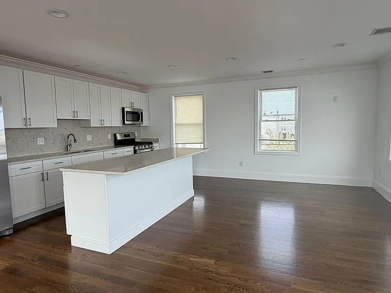 Crescent 375 Investment LLC — Photo 5