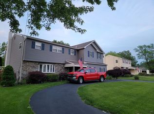 59 Falcon Dr, Chalfont, PA 18914