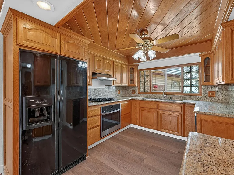 14103 Whiterock Dr — Photo 11