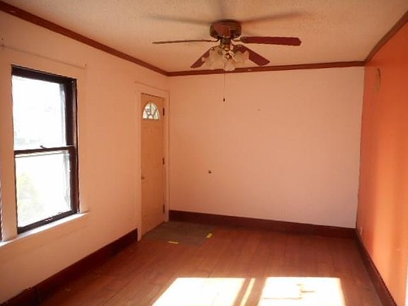 2nd image of 3518 Easton Blvd
